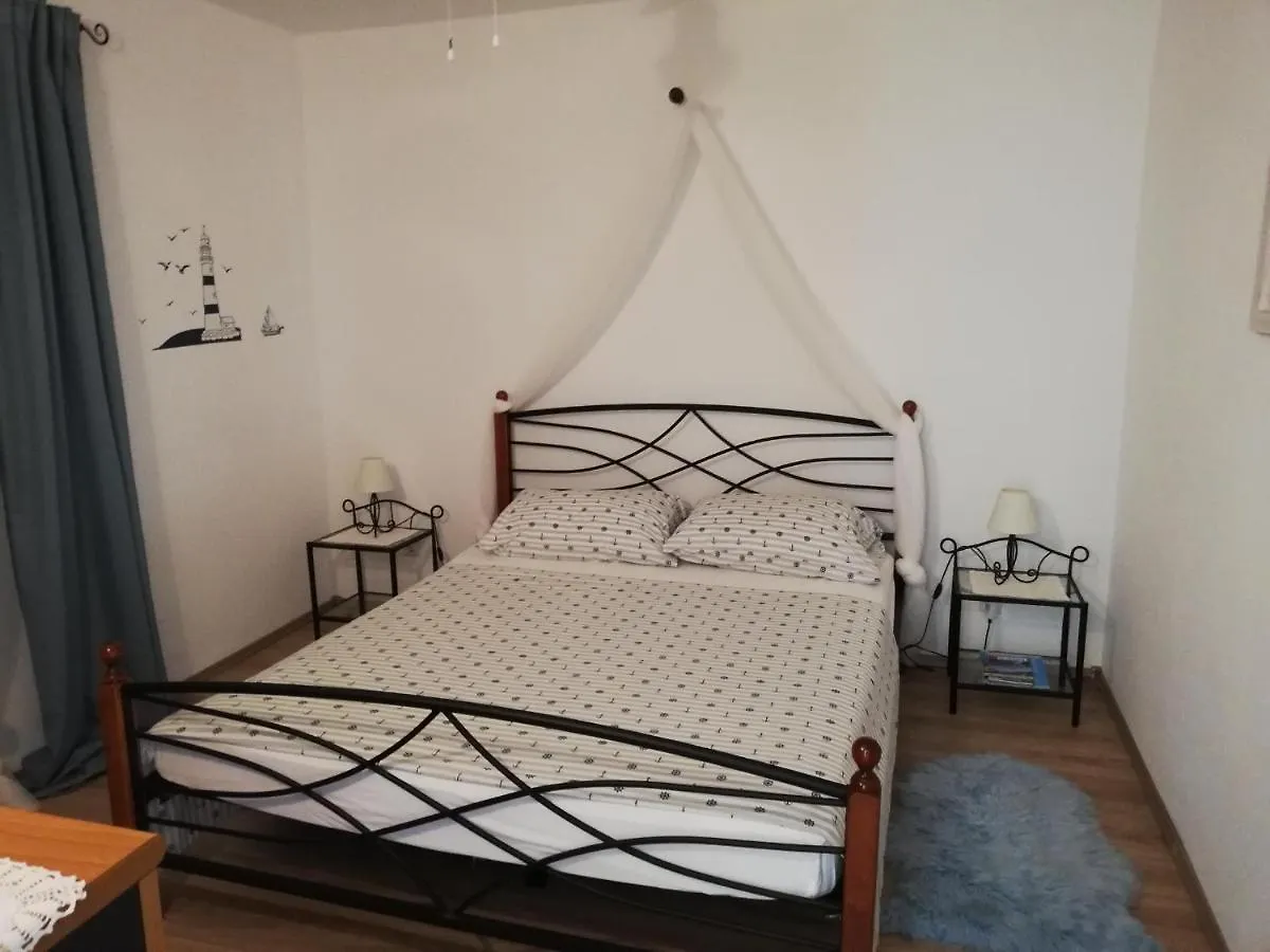 Apartment House Vir-To-All